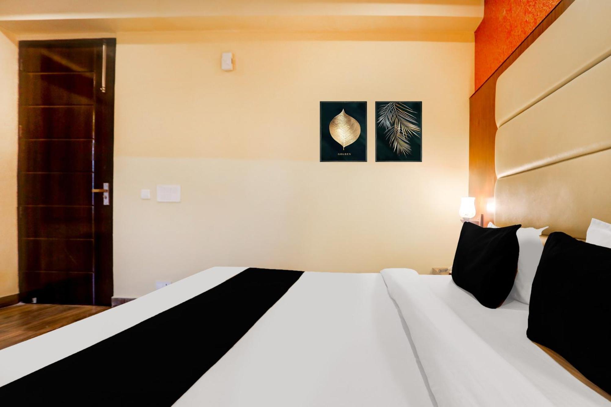 Hotel Super Townhouse Oak Pacify Hills Rājpur Zewnętrze zdjęcie